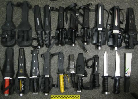 У Львові в посилці знайшли арсенал ножів