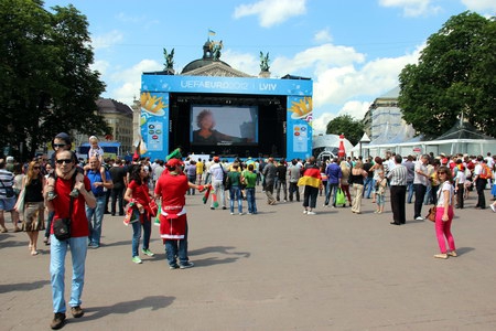 У Львові під час матчу абоненти МТС вели онлайн-трансляцію з фан-зони та стадіону