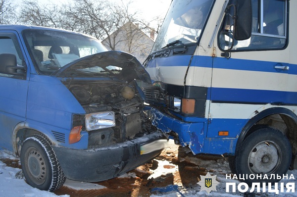 У Яворові маршрутка зіткнулася з мікроавтобусом