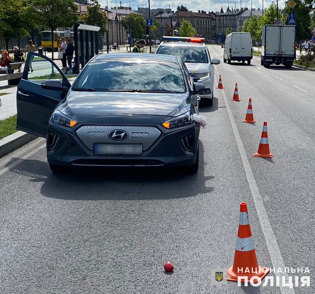 У Львові водій Hyundai Ioniq збив пішохода