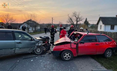 На Яворівщині у ДТП постраждали троє людей