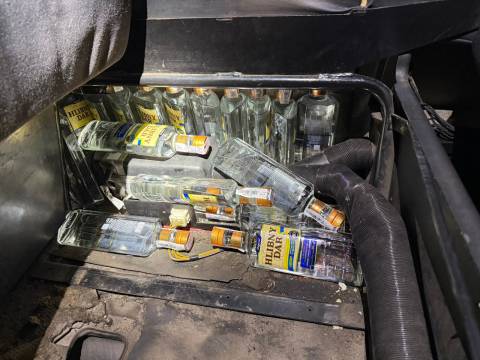 У Краківці виявили контрабанду сигарет та горілки