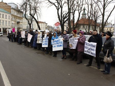 Львівські шахтарі пікетують облраду