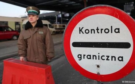 Українця, який віз з Польщі 25 бронежилетів, відпустили, - МЗС