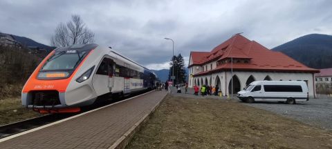 Укрзалізниця запускає додаткові рейси Буковельського експресу