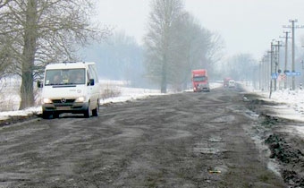 Завтра на Львівщині люди перекриють дві дороги, аби привернути увагу до жахливого стану доріг