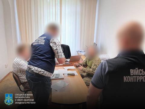 Заступник командира бригади тероборони Львівщини незаконно виплатив 36 мільйонів гривень тиловикам