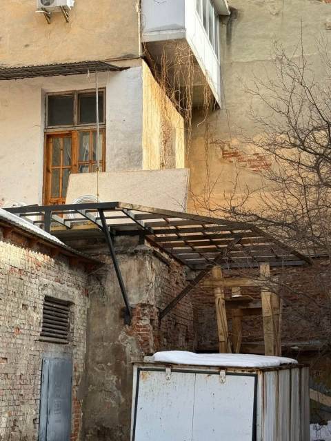 Суд зобов'язав власницю квартири  знести балкон у пам’ятці архітектури на Личаківській