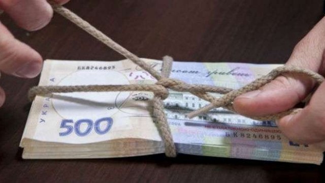 У Львові прикордонника спіймали на хабарі у 500 доларів