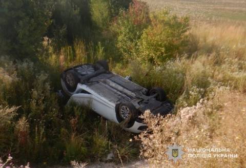 На трасі Шептицький – Рава-Руська перекинулось авто: постраждали троє людей