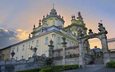 Замість Хустки Вероніки до Львова привезуть іншу святиню