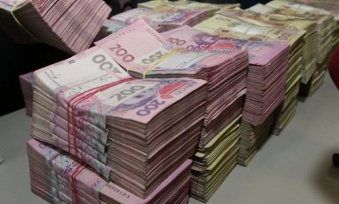 На Львівщині керівник банку заробила 14 мільйонів, обдурюючи вкладників