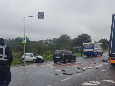 На Золочівщині у ДТП постраждали двоє людей