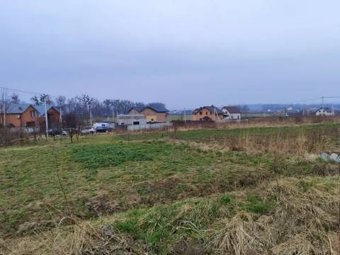 Ділянку у Дублянах продали для будівництва торгового центру з автостоянкою