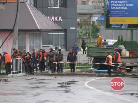 Залізничний переїзд на Брюховицькій закриють для транспорту 