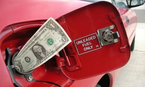 Антимонопольний комітет зобов'язав операторів ринку пального знизити ціни на бензин А-95