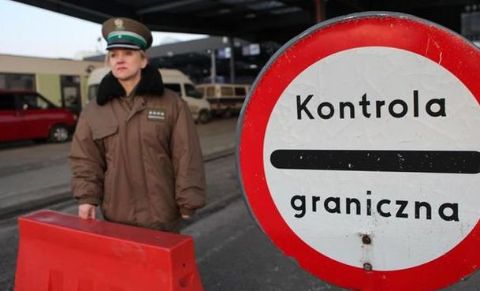 Глава МВС Польщі прибув інспектувати кордон в Медиці через події в Україні