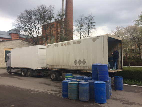 На Львівщині вантажівка перевозила спирт для виготовлення фальсифікованого алкоголю