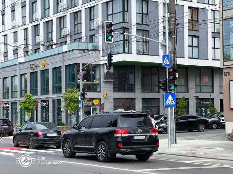 На перехресті Зелена – Зубрівська запрацював новий режим роботи світлофорів