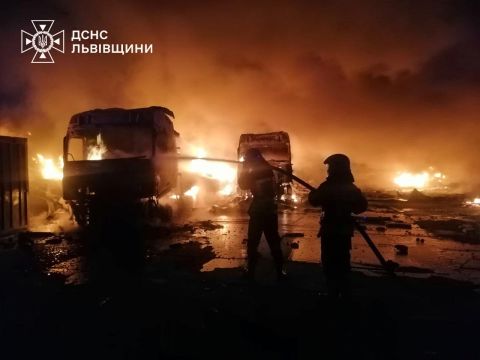 Уламки безпілотника спричинили пожежу поблизу Львова