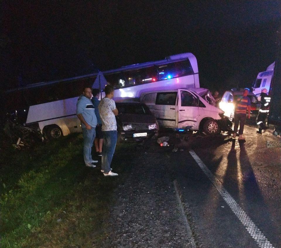 На Кам’янка-Бузьщині у ДТП потрапив туристичний автобус з дітьми: є загиблий і травмовані