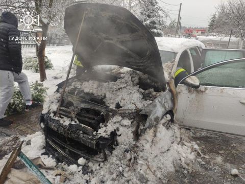 За добу на Львівщині згоріли Renault Scenic, Volkswagen Passat B7 та ВАЗ