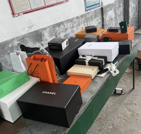 У Шегинях виявили контрабанду брендових взуття та ювелірних виробів на півтори мільйони гривень