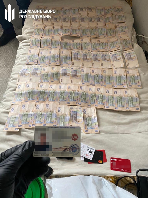 Львівського патрульного затримали на продажі наркотиків