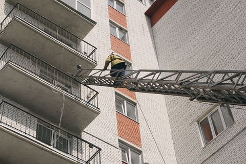 У Львові врятували зачинену у квартирі дитину