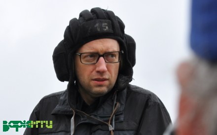 Яценюк доручив щодня проводи в областях оперативні наради щодо безпеки громадян