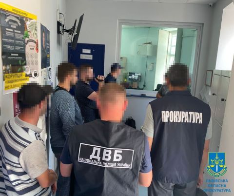 Один із керівників патрульної поліції Львівщини підозрюється у хабарництві