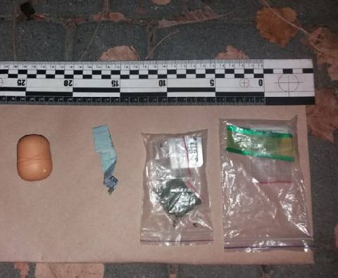 За ніч у Львові патрульні спіймали 3 групи наркоторговців