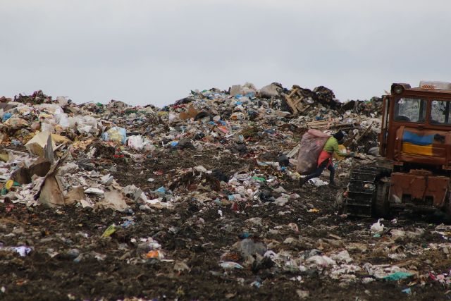В Україні виявили більше тисячі сміттєзвалищ: частину з них ліквідували