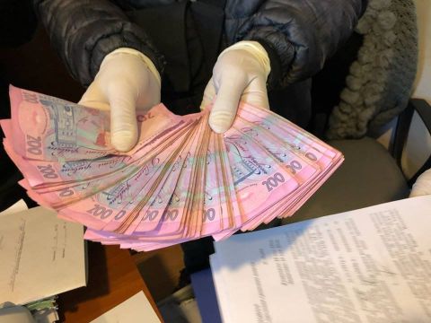 У Львові на хабарі погоріли два посадовці Укрзалізниці