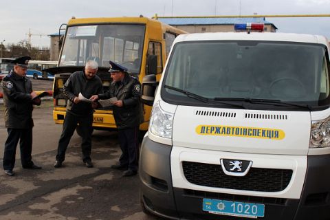 На Львівщині ДАІ продовжує проводити профілактику на автобусах та маршрутках