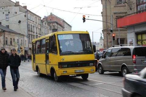На Львівщині виявили 300 нелегальних перевізників