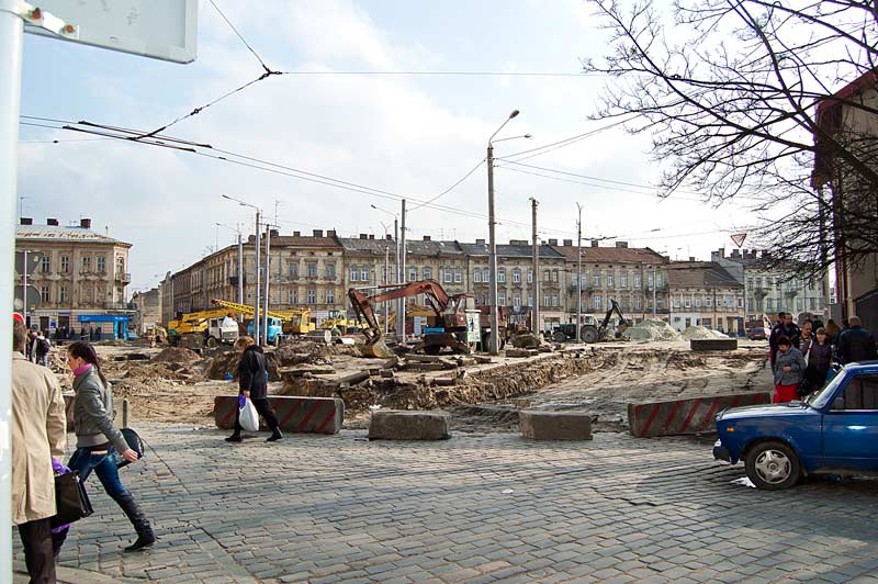 Сьогодні відкриють проїзд по вул.Городоцькій біля Привокзального ринку