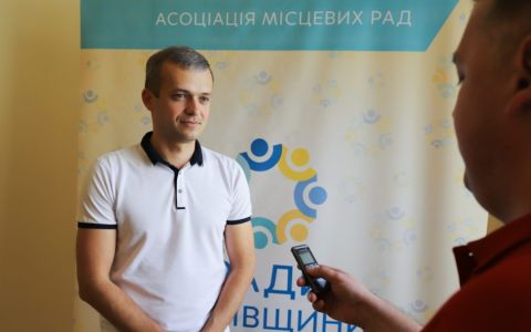 Лозинський плекатиме імідж Львівщини на автівках дружини