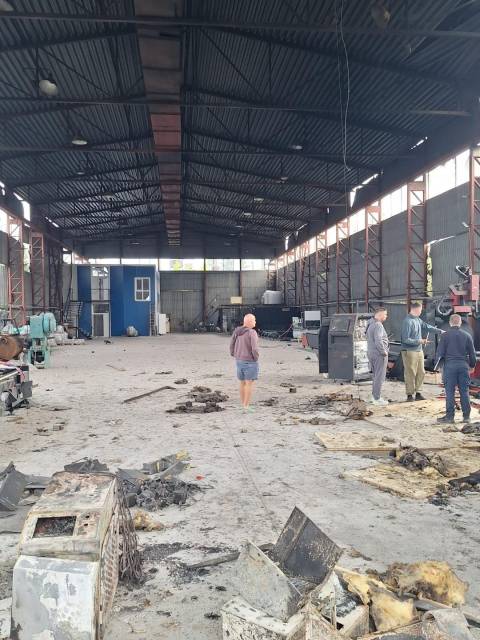 Російські безпілотники пошкодили цивільний склад у Львові