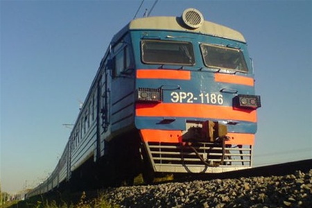 На Львівщині вантажний потяг смертельно травмував людину