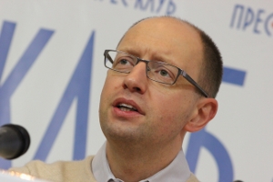 Яценюк побоююється підвищеної явки виборців на Східній Україні