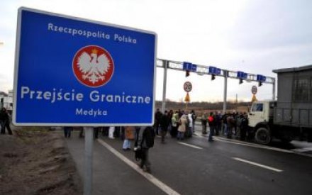 У Львові комунальникам винні майже 2,4 млн. грн. зарплати, а казначейство блокує гроші на піскосуміш