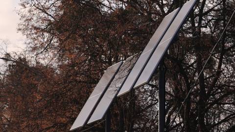 На двох перехрестях Львова облаштували світлофори із сонячним живленням