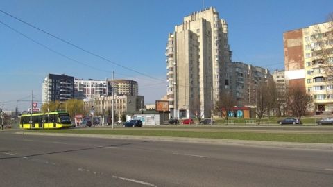 На Сихові водій легковика збив жінку