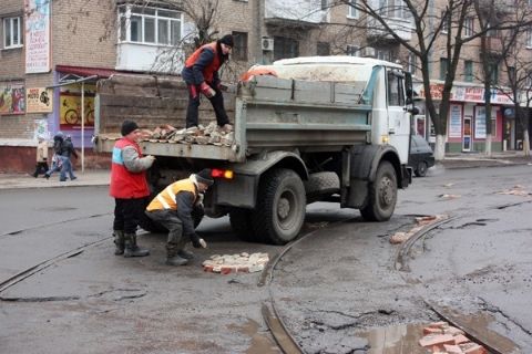 У Львові не можуть розпочати ремонти доріг через казначейство