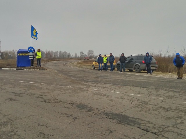 Поблизу Львова свободівці затримали 18 російських фур