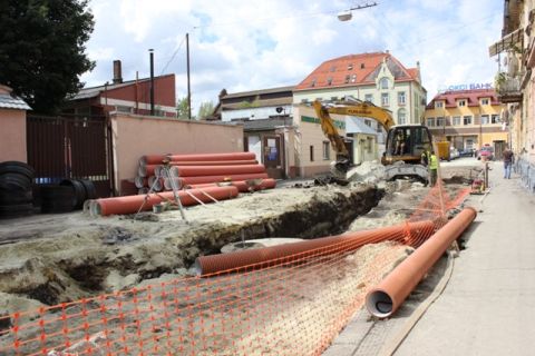 Через ремонти мешканці восьми вулиць Львова залишилися без води