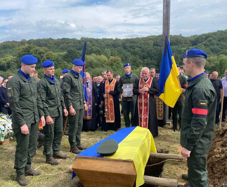 На Стрийщині попращалися з бійцем Азову Романом Гладієм