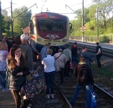 На залізничній станції у Пустомитах місцеві мешканці заблокували рух поїздів