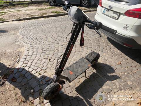 У Жовкві перекинувся електросамокат: постраждала дитина
